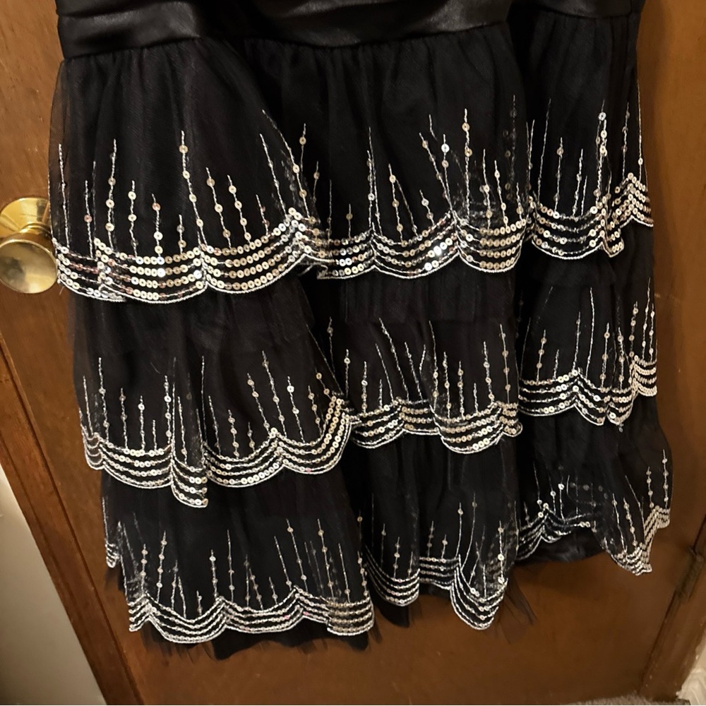 Masquerade Elegant Black Gown with Silver Accents Juniors 16/17 Vtg - Picture 4 of 9